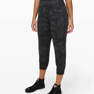 Lululemon Align Camo Jogger Crop "23" (NWT)